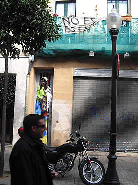 carrer Rubén Darío, Diables i L'Harmonia